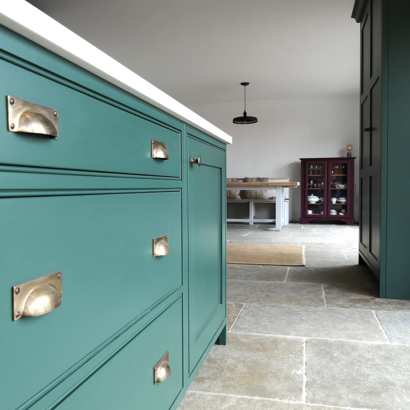 Injecting colour in your interiors to compliment your flagstone flooring